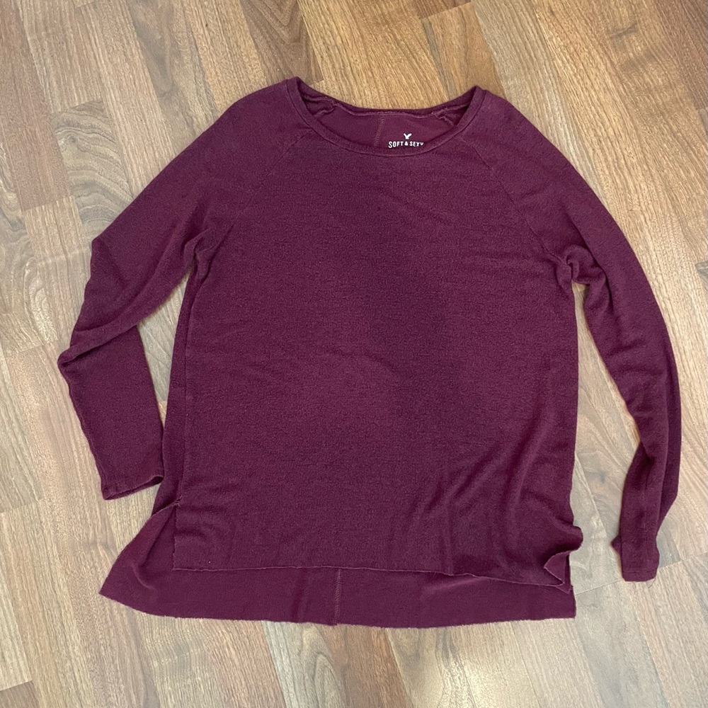 Burgandy colored top. American Eagle Soft &Sexy Plush size S.